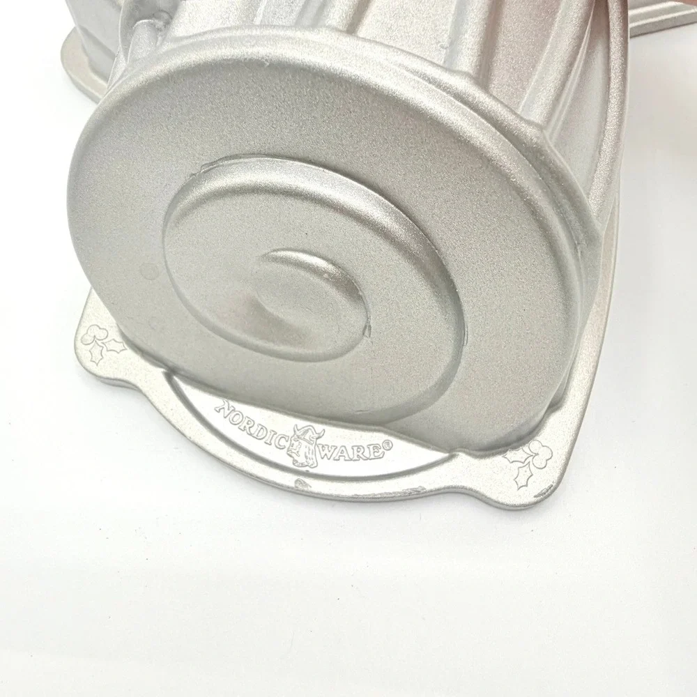 Nordic Ware Yule Log Pan Silver Cast Aluminum 9 Cup Holiday Cake Mold Excellent